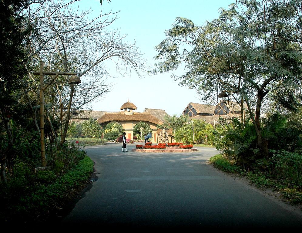 Vedic Village Spa Resort Calcuta Exterior foto